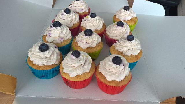 cupcake-lemon-blueberries-2